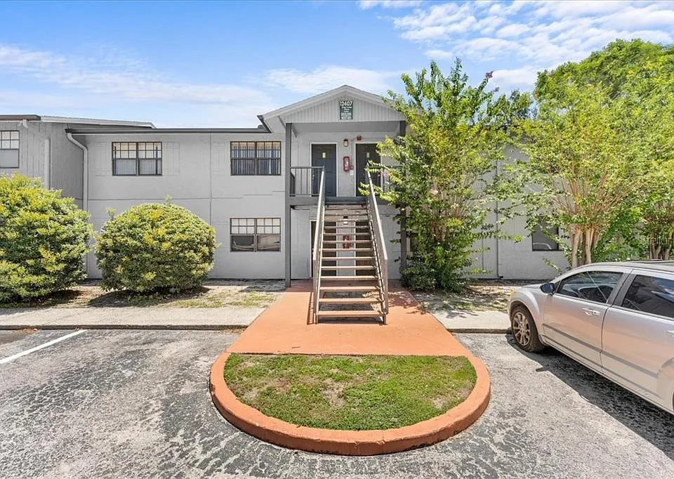 12407 Oak Cedar Pl #202