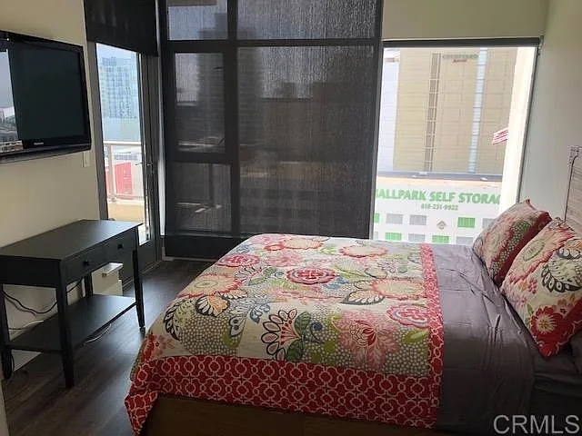 575 6th Ave — Photo 8