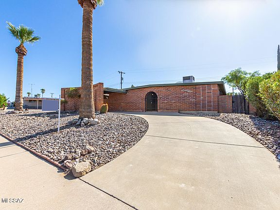 3rd image of 941 S Sarnoff Dr