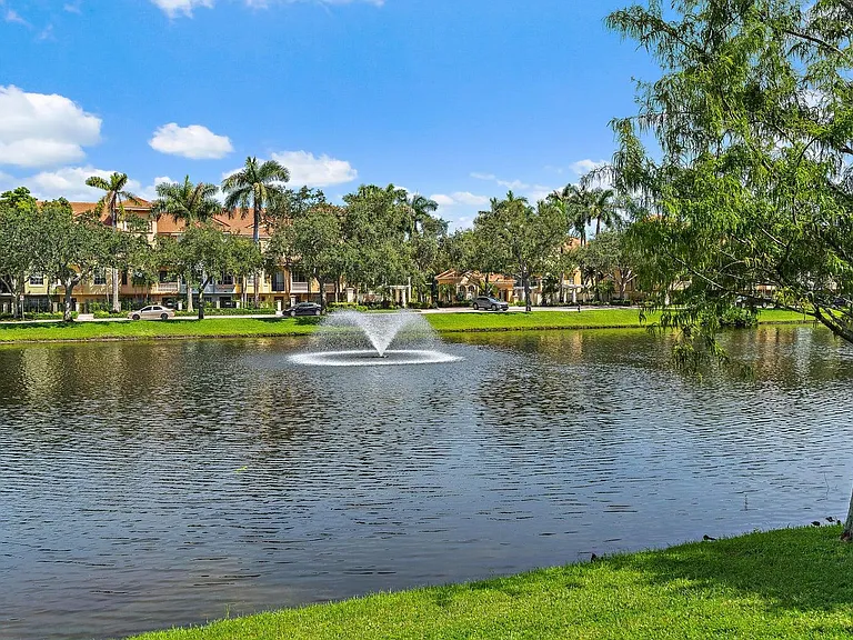 2916 Tuscany Ct #201 — Photo 38