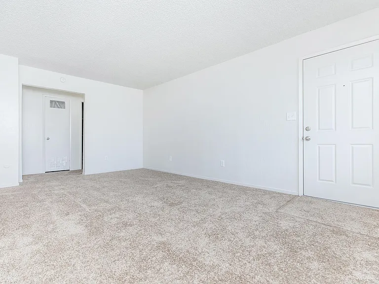 Welcome to Cameron Park Apartments || Your Fresno Oasis Awaits — Photo 9