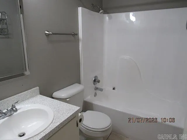 1230 Clifton St #9 — Photo 10