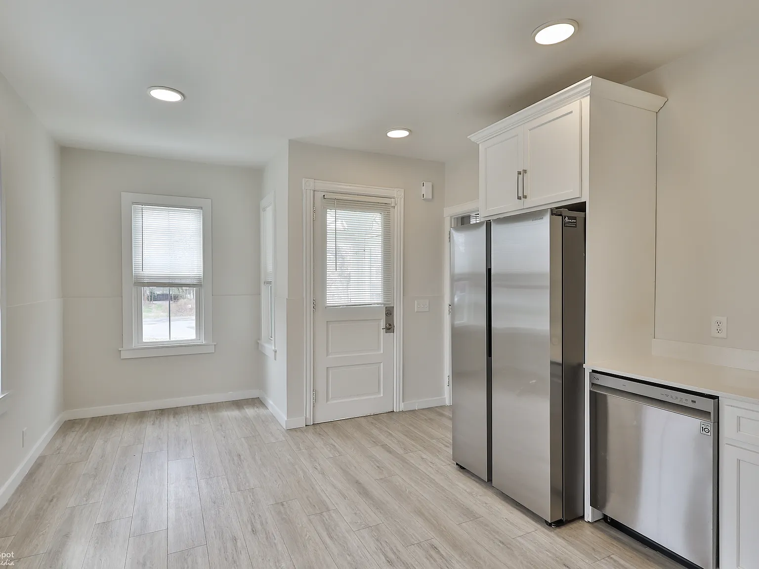 3 bed, 1500 sqft, $2,475 — Photo 2