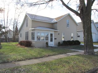 310 E Quincy St, New London, WI 54961