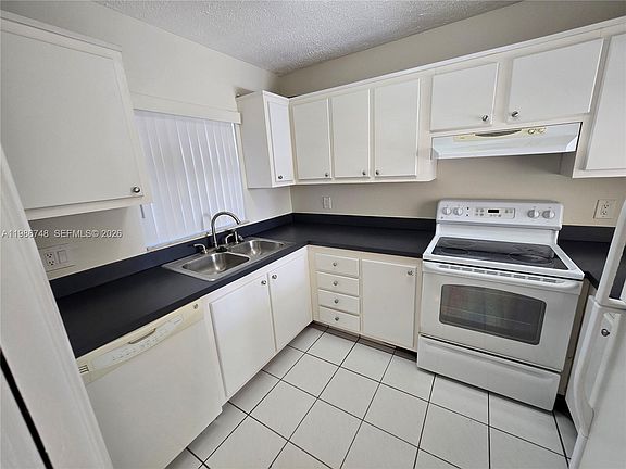 5th image of 9461 Evergreen Pl APT 305