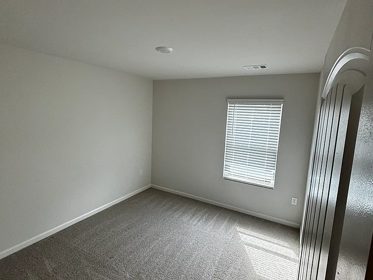 300 Stoneybrook Dr — Photo 26