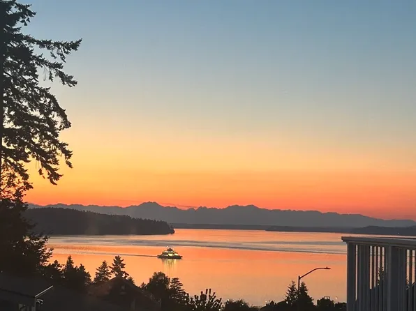 1215 Sequalish Street, Steilacoom, WA 98388