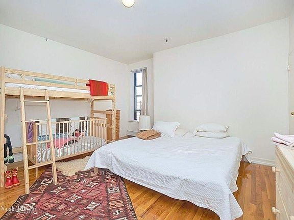 2nd image of 270 W 119th St APT 5D