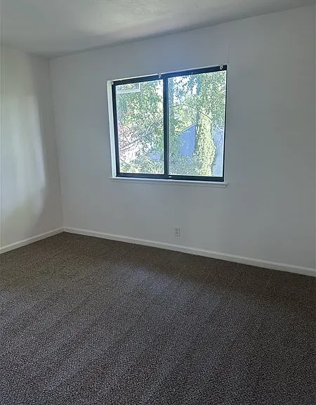 2300 Sycamore Ln #12 — Photo 16