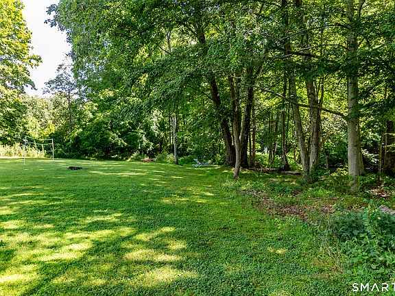 4th image of 122 River Road