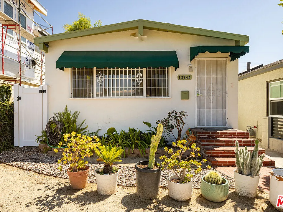 12844 Short Ave