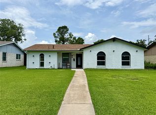 809 Longbeach Dr, Garland, TX