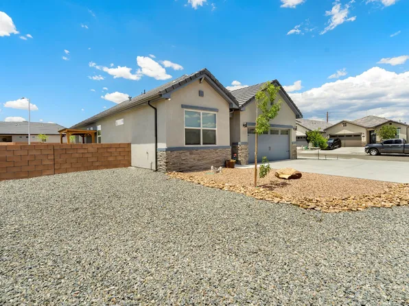 6904 Pina Way NE, Rio Rancho, NM 87144