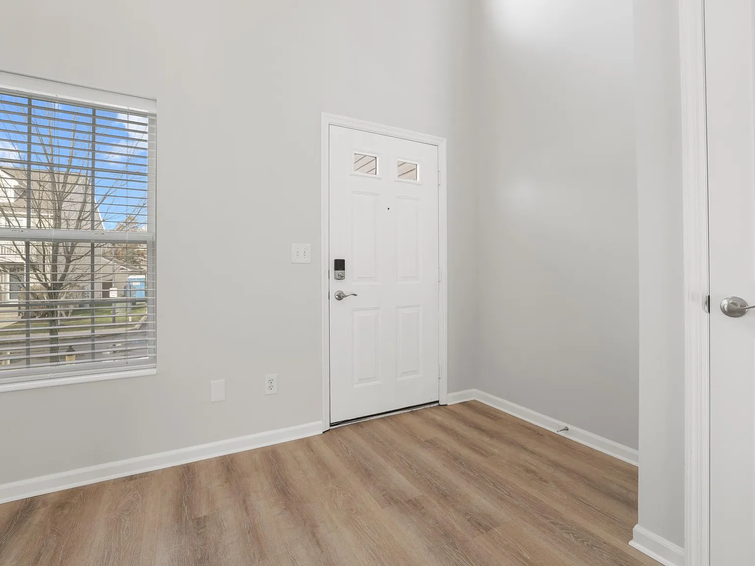2 bed, 2038 sqft, $2,895 — Photo 4