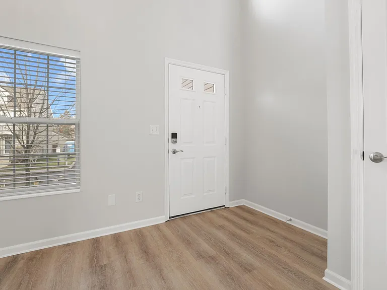 6447 Walnut Fork Dr — Photo 4