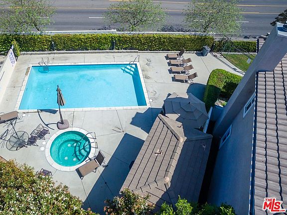 5th image of 20300 Vanowen St APT 6