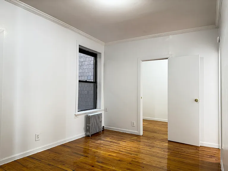 312 W 15th St #8 — Photo 3