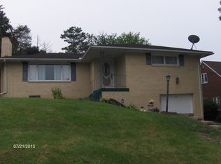 17 E Market St, Burgettstown, PA