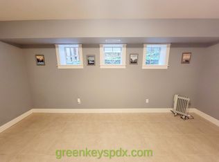 126 SE 71st Ave #B, Portland, OR 97215