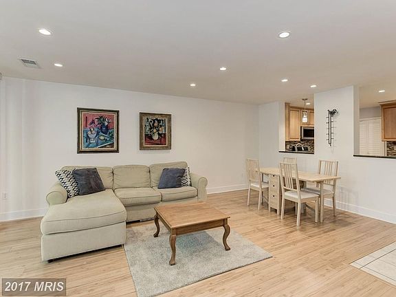 4th image of 1605 S Hayes St APT A