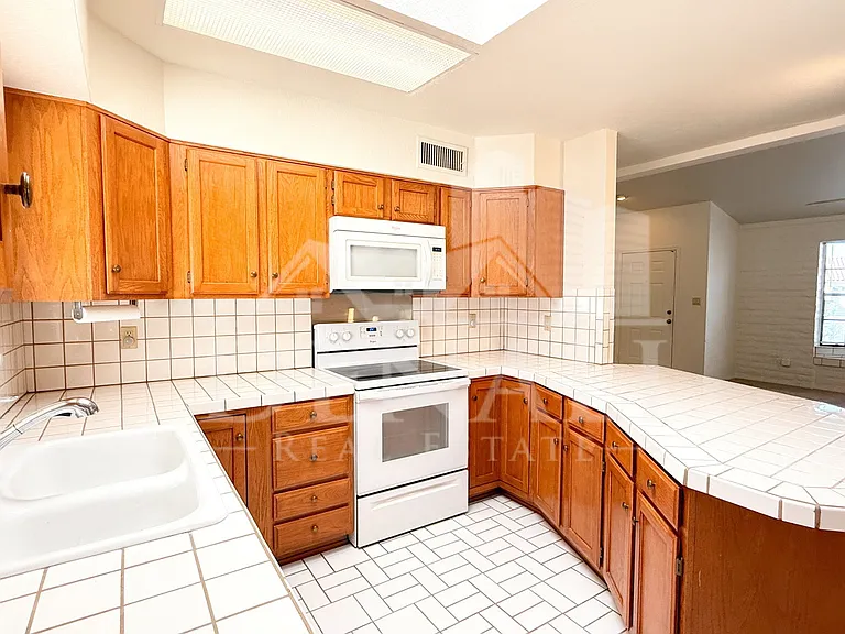 15076 N Escondido Dr #A — Photo 7