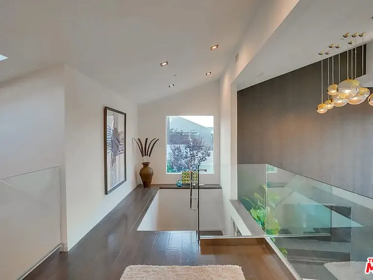 3437 Troy Dr — Photo 46