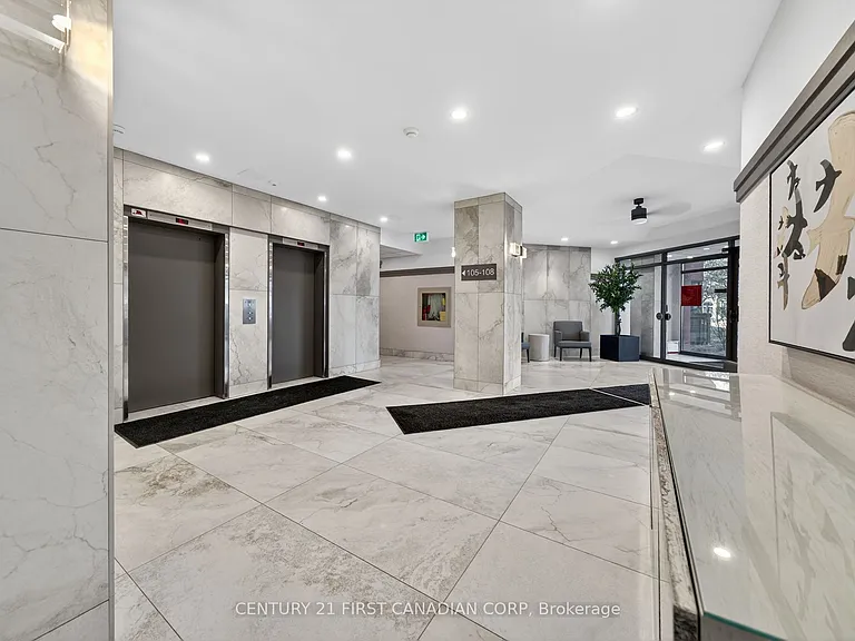 600 Talbot St #412 — Photo 4