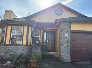 2118 Crosspoint Ave, Santa Rosa, CA 95403