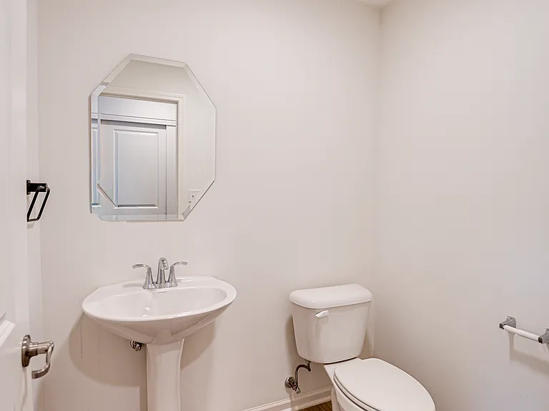 2945 Showplace Dr — Photo 5
