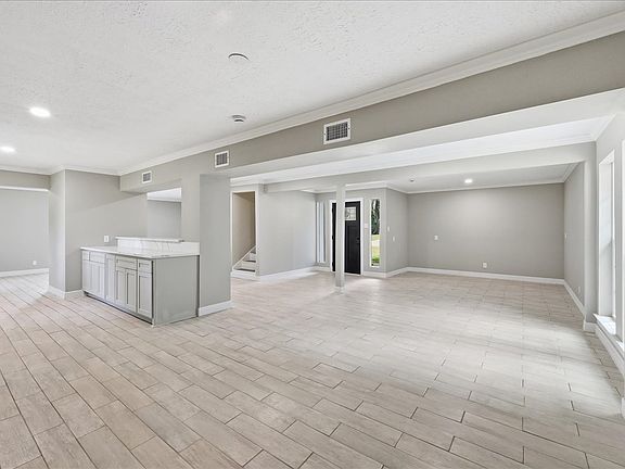 3rd image of 185 El Pinto Dr