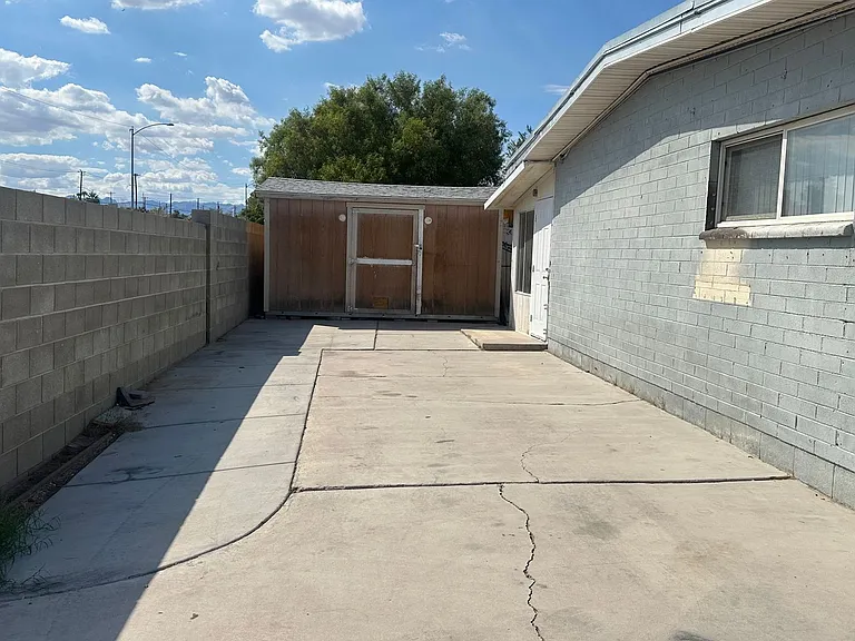 901 Elko Way — Photo 25