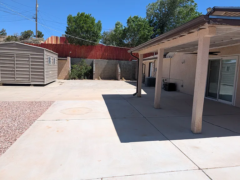 1404 Kit Carson Dr — Photo 17