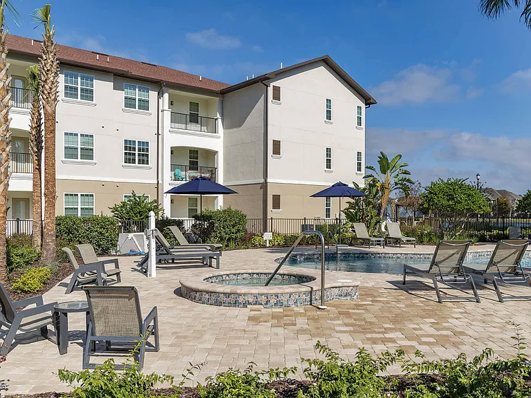 Tuscan Reserve Apartments — Photo 17