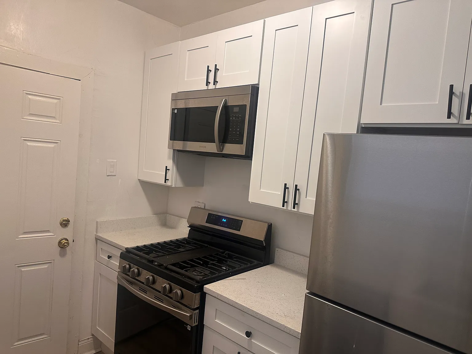 1 bed, 725 sqft, $1,550 — Photo 3