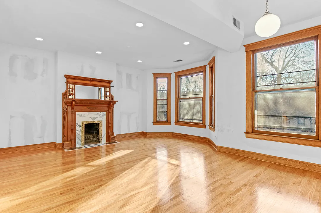 2 bed, 1.0 bath, $1,930 — Photo 1