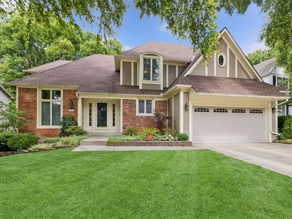 9641 W 116th Ter, Overland Park, KS 66210