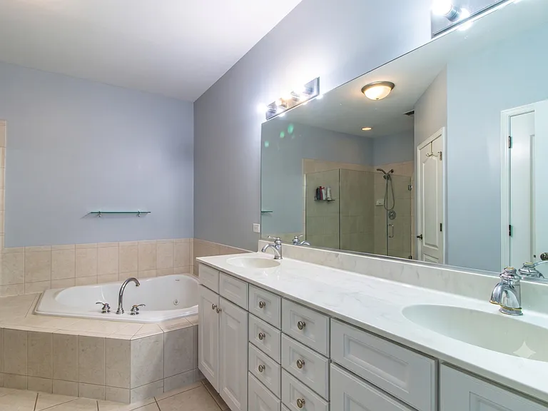 6 Beaconsfield Ct — Photo 12