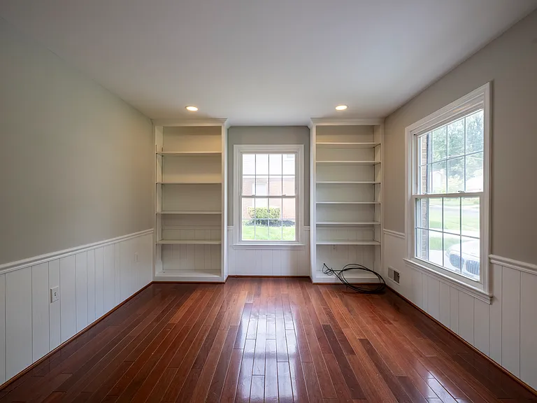 8808 Liberty Ln — Photo 16