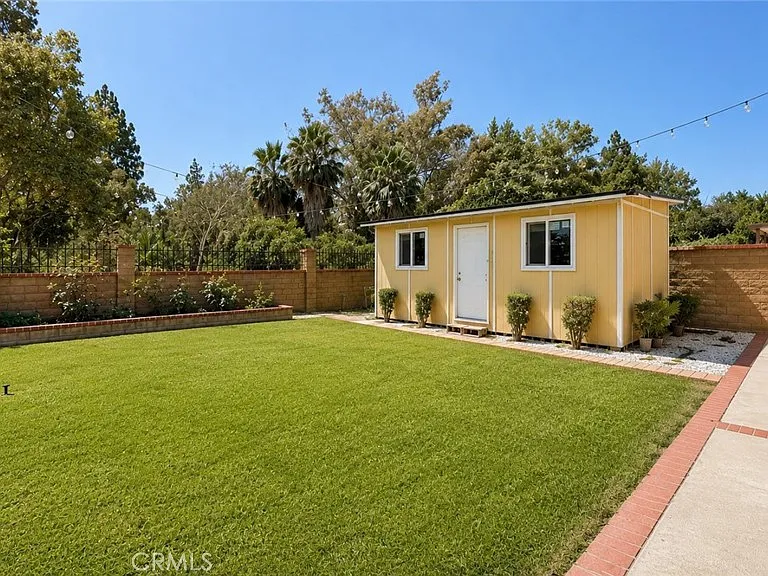 19178 Bel Air Dr — Photo 15