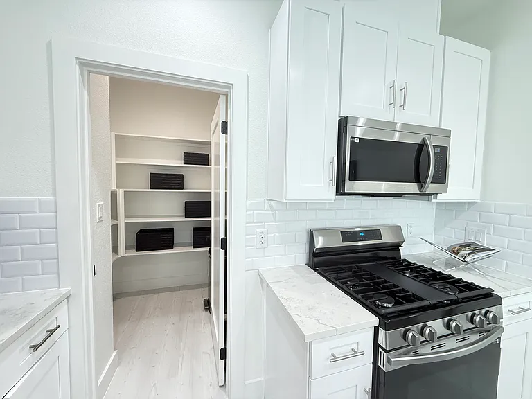 7207 Mohawk Dr #204 — Photo 16
