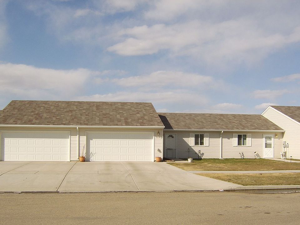 1st image of 520 27th Ave NW