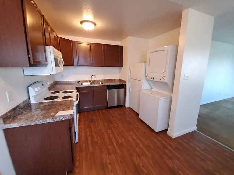1025 Oak St #7 — Photo 1