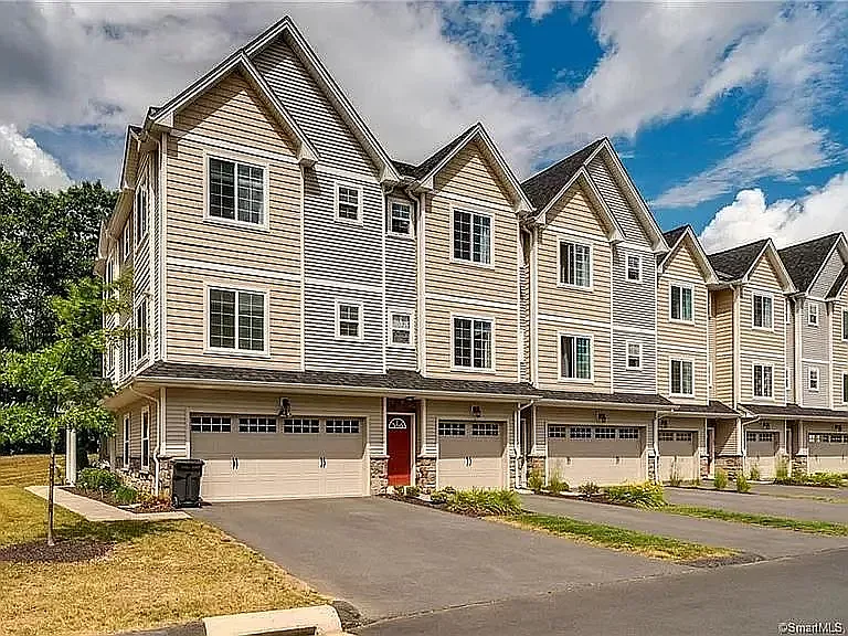 2 bed, 2.5 bath, 1184 sqft, $2,350 — Photo 2