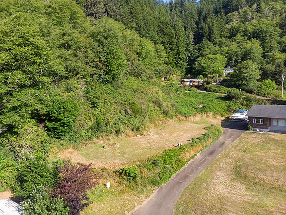 4th image of 4200-4300 Evergreen Ave