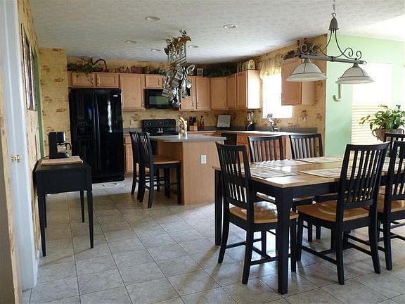 3rd image of 40 Highland Dr