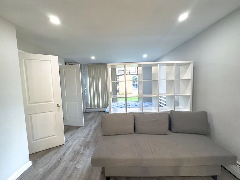103-107 Olive St — Photo 12