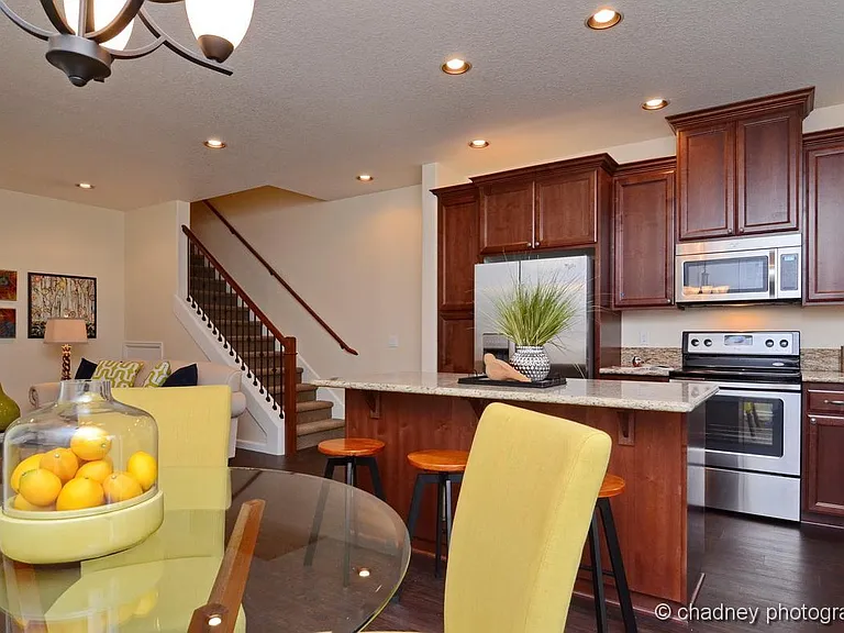 112 NE 43rd Ave — Photo 6