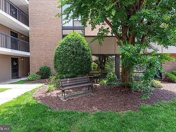 3rd image of 227 Canal Park Dr Unit 301