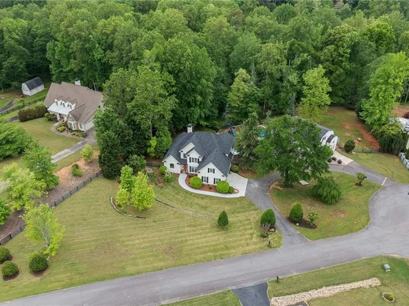 8915 Champion Ct, Ball Ground, GA 30107