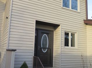 3680 Devils Glen Rd, Bettendorf, IA 52722